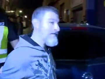 Imagen del 'rey del cachopo' tras el registro de su domicilio en Zaragoza Imagen del 'rey del cachopo' tras el registro de su domicilio en Zaragoza