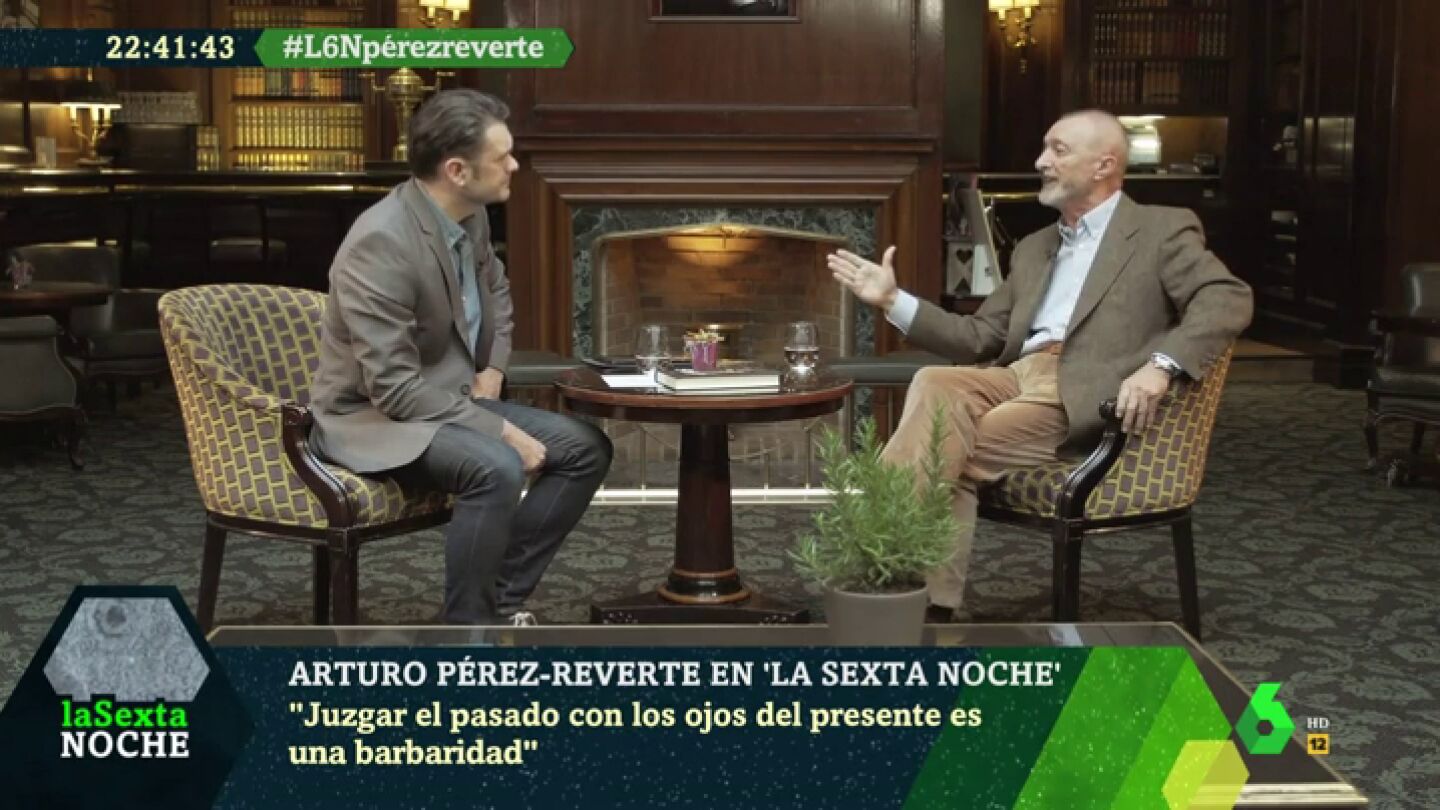 Arturo P&eacute;rez-Reverte responde a los cr&iacute;ticos con el descubrimiento de Am&eacute;rica: "Juzgar el pasado con ojos del presente es una barbaridad"
