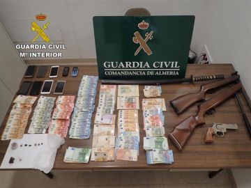 Incautación hecha en el desmantelamiento de un clan familiar dedicado a la venta de droga Incautación hecha en el desmantelamiento de un clan familiar dedicado a la venta de droga