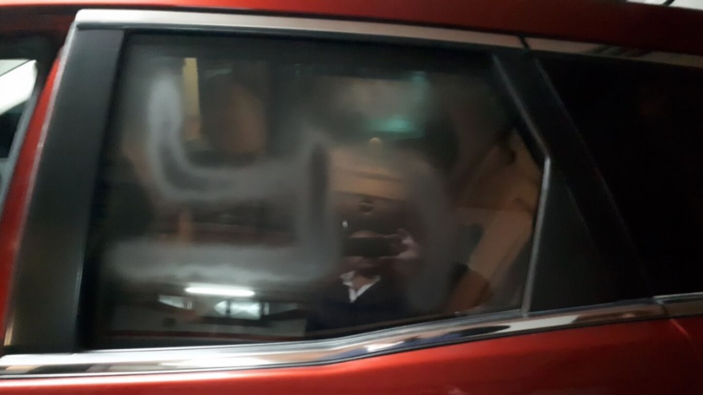 Esv&aacute;stica en el coche del presidente del PP de Catalu&ntilde;a