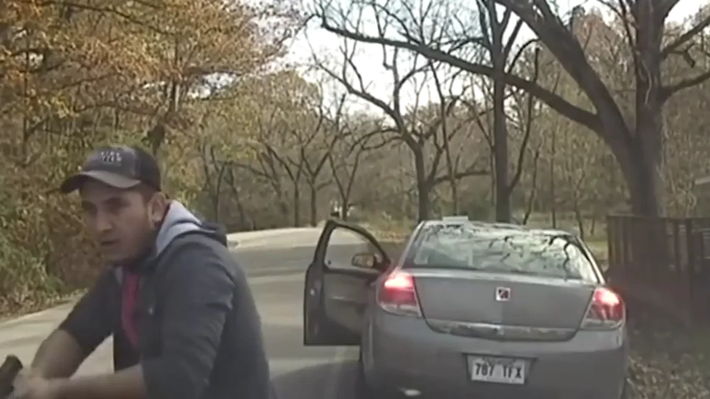Graban un impactante tiroteo en Arkansas desde un coche de Policía Graban un impactante tiroteo en Arkansas desde un coche de Policía