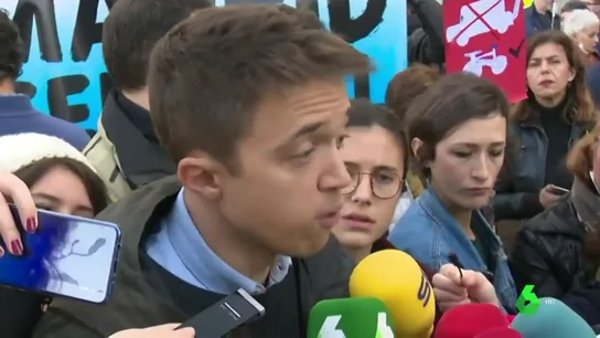 Errejón cree que habrá acuerdo entre Podemos y Ahora Madrid: "Hay que sumar fuerzas para revalidar el Ayuntamiento" Errejón cree que habrá acuerdo entre Podemos y Ahora Madrid: "Hay que sumar fuerzas para revalidar el Ayuntamiento"
