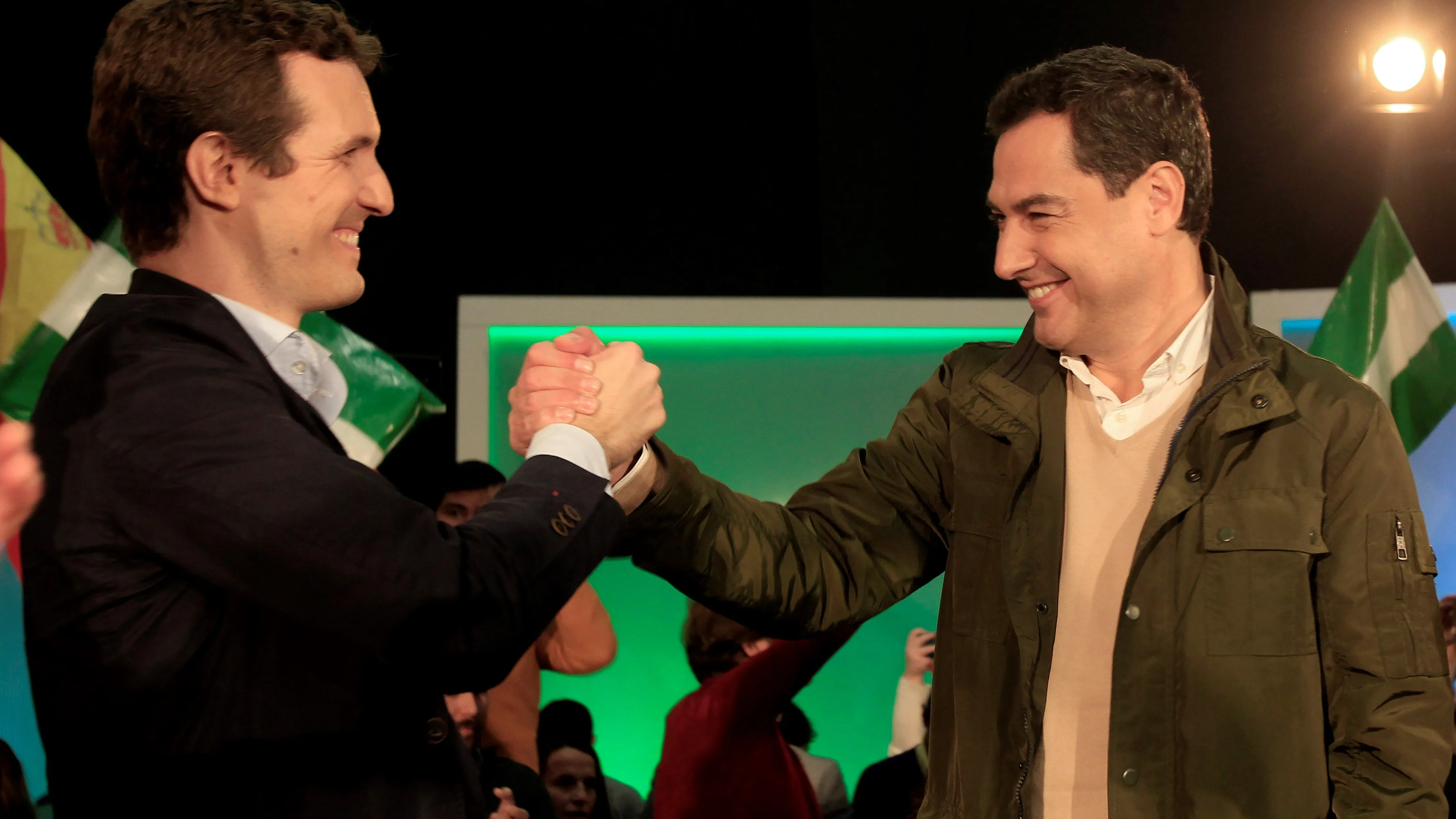 Pablo Casado junto a Juanma Moreno