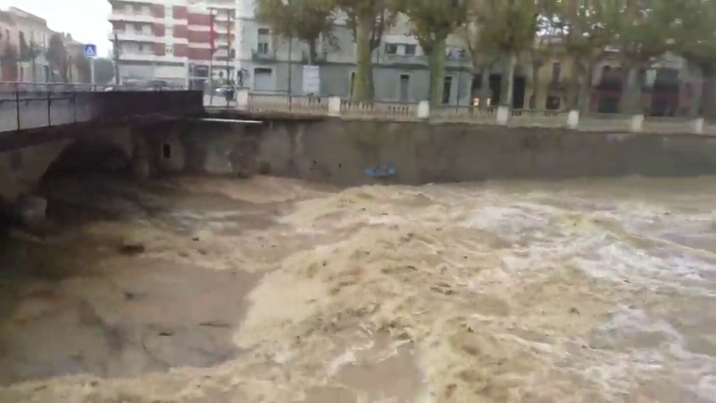 El fuerte temporal deja carreteras inundadas y cortes en el suministro el&eacute;ctrico en Girona