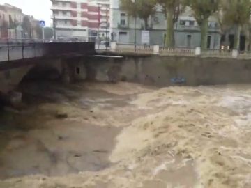 El fuerte temporal deja carreteras inundadas y cortes en el suministro eléctrico en Girona El fuerte temporal deja carreteras inundadas y cortes en el suministro eléctrico en Girona