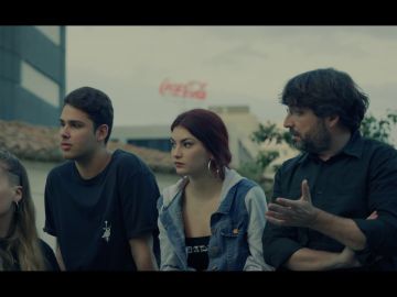 Un grupo de jóvenes hablan con Jordi Évole en Salvados: la mala educación Un grupo de jóvenes hablan con Jordi Évole en Salvados: la mala educación