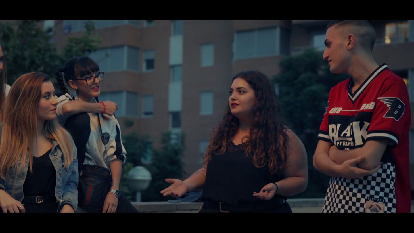 Un grupo de j&oacute;venes hablan con Jordi &Eacute;vole en Salvados: la mala educaci&oacute;n