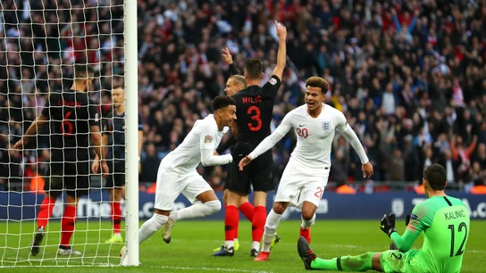 Lindgard celebra un gol con Inglaterra Lindgard celebra un gol con Inglaterra