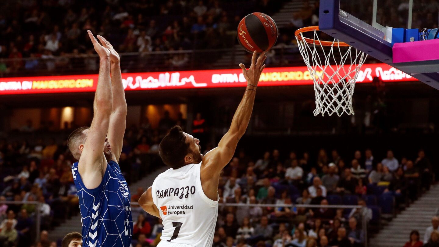 El bse argentino Campazzo anota para el Real Madrid