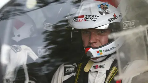 Ott Tänak golpeaba un árbol y tenía que abandonar un tramo después de Neuville Ott Tänak golpeaba un árbol y tenía que abandonar un tramo después de Neuville