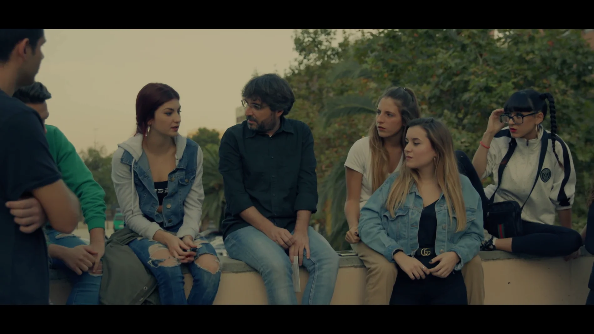 Un grupo de jóvenes hablan con Jordi Évole en Salvados: la mala educación