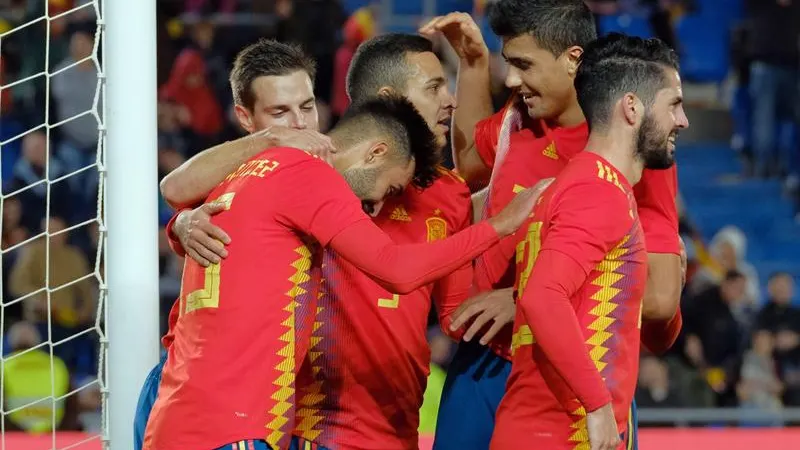 España celebra el gol de Brais 