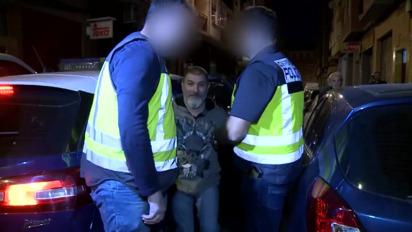 Imagen del 'rey del cachopo' antes del registro de su domicilio