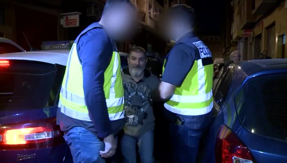 Imagen del 'rey del cachopo' antes del registro de su domicilio