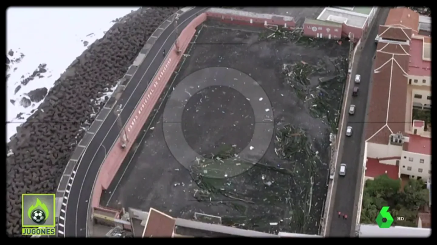 El campo municipal de Garachico, destrozado por el temporal en Tenerife El campo municipal de Garachico, destrozado por el temporal en Tenerife