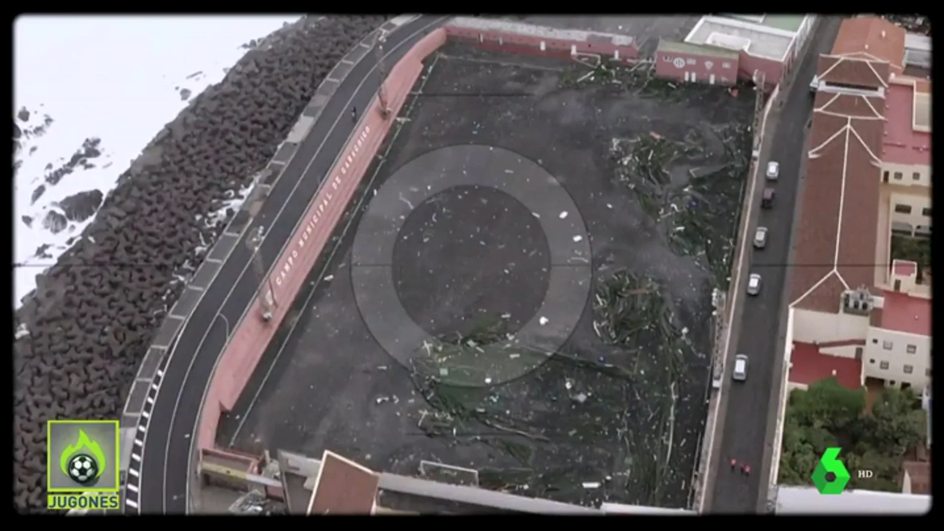 El campo municipal de Garachico, destrozado por el temporal en Tenerife