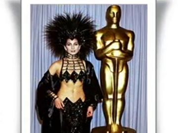 La icónica colección de vestidos de Cher, a subasta La icónica colección de vestidos de Cher, a subasta