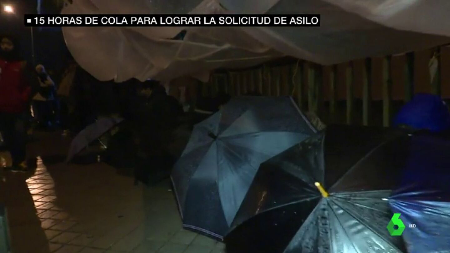 Horas de espera, bajo la lluvia y con riesgo de hipotermia: cuando Espa&ntilde;a no tiene sitio para otros