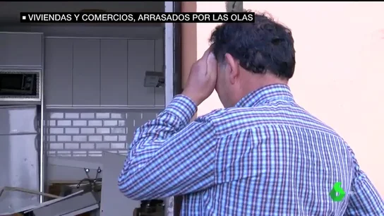 Un vecino afectado por el temporal en Garachico Un vecino afectado por el temporal en Garachico