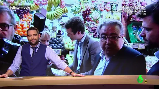El Intermedio recoge la "ruta gastronómica de Casado" por Andalucía: "Le compro fruta a Zoido, ¿usted quiere amargar la vida al PP andaluz?" El Intermedio recoge la "ruta gastronómica de Casado" por Andalucía: "Le compro fruta a Zoido, ¿usted quiere amargar la vida al PP andaluz?"