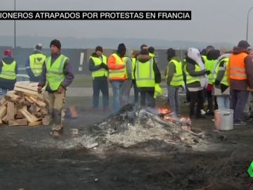 Las protestas en Francia contra la subida del carburante obligan al cierre de la frontera en Irún Las protestas en Francia contra la subida del carburante obligan al cierre de la frontera en Irún