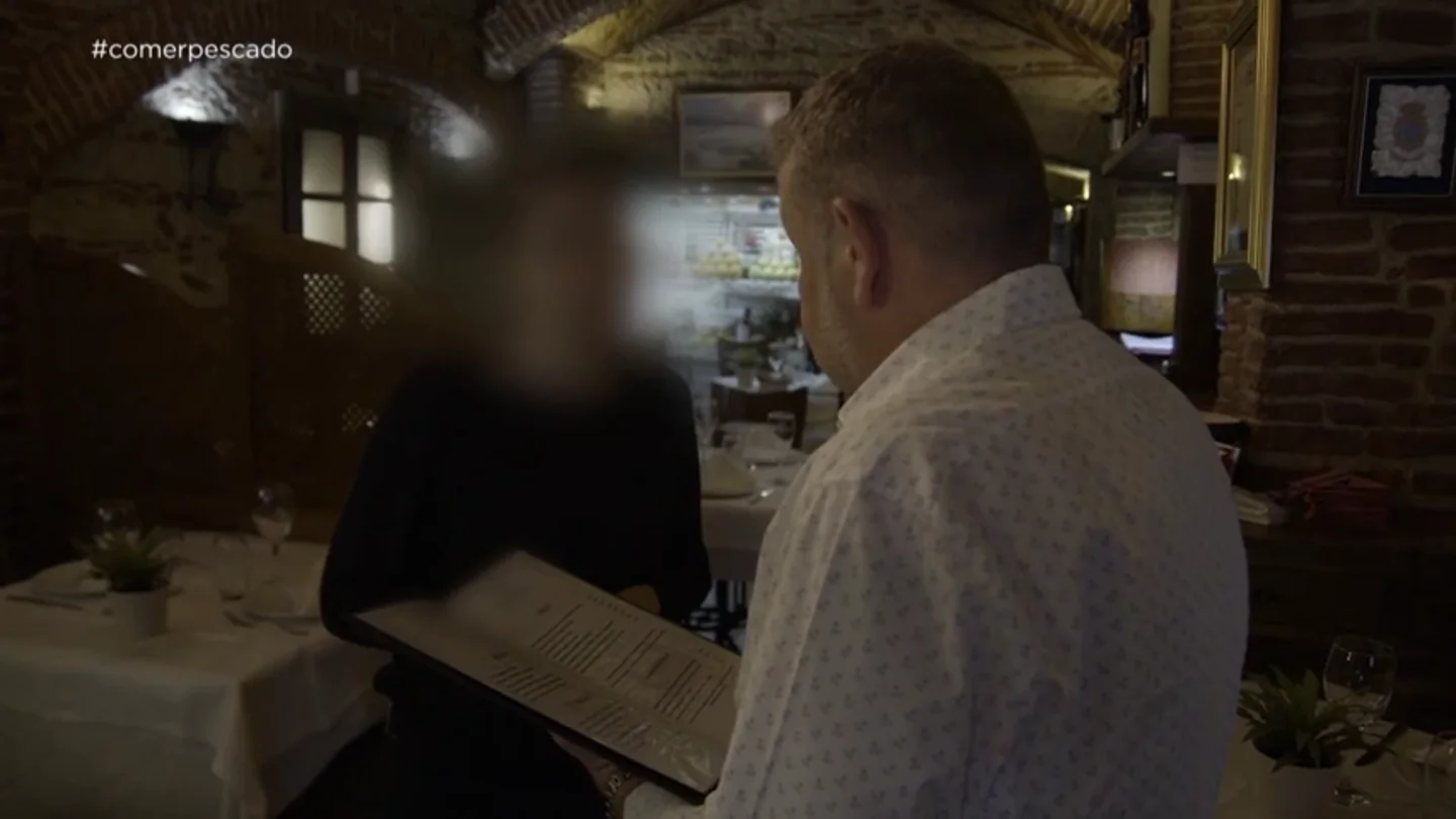 La grave acusación de un restaurante al ser 'pillado' por Alberto Chicote: "Yo he comprado perca etiquetada como mero en Mercamadrid" La grave acusación de un restaurante al ser 'pillado' por Alberto Chicote: "Yo he comprado perca etiquetada como mero en Mercamadrid"