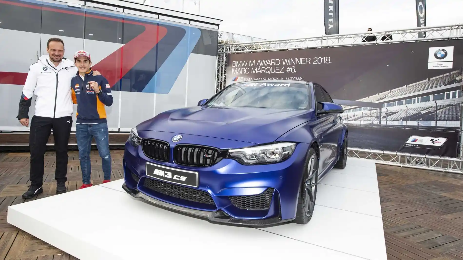Marc Márquez con su nuevo BMW M3 