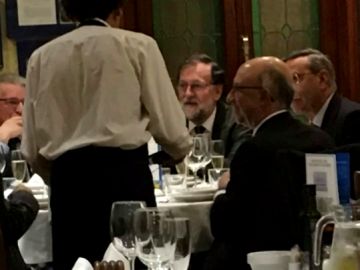 El almuerzo de Rajoy con antiguos altos de cargos del PP en un restaurante de Madrid El almuerzo de Rajoy con antiguos altos de cargos del PP en un restaurante de Madrid