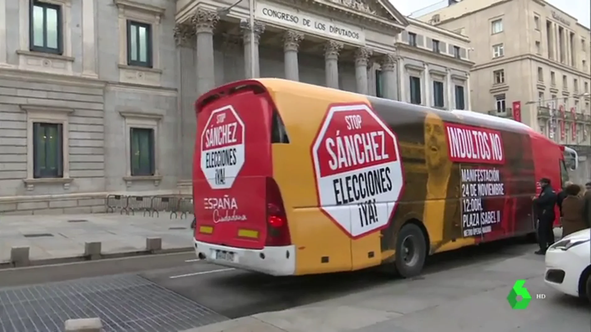 El autobús de Ciudadanos pidiendo 'elecciones ya'