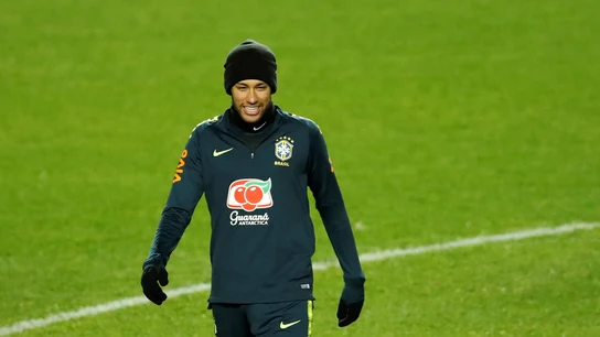 Neymar, durante un entrenamiento con Brasil Neymar, durante un entrenamiento con Brasil