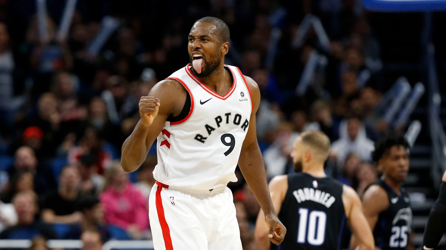 Serge Ibaka celebra una canasta ante Orlando Magic Serge Ibaka celebra una canasta ante Orlando Magic