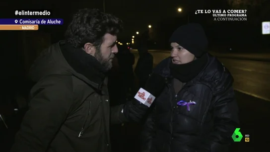 El duro testimonio de una de las refugiadas que espera la cita para pedir asilo: "Esto es inhumano, pero lo prefiero a una bala en mi cabeza" El duro testimonio de una de las refugiadas que espera la cita para pedir asilo: "Esto es inhumano, pero lo prefiero a una bala en mi cabeza"
