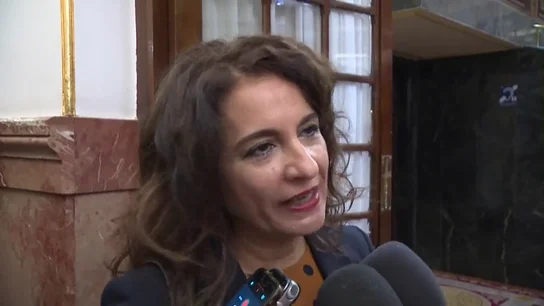 La ministra de Hacienda asegura que el Gobierno no está preocupado por el varapalo de Europa a los presupuestos La ministra de Hacienda asegura que el Gobierno no está preocupado por el varapalo de Europa a los presupuestos