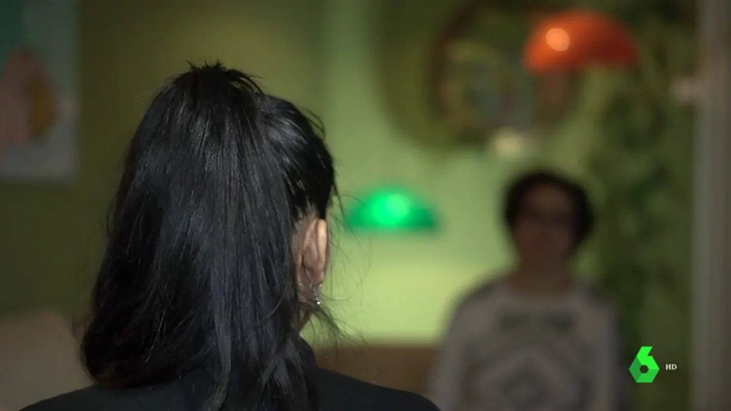 Sometida a cinco horas de interrogatorio tras ser violada por un policía que no la creyó: "Estaba sola y me sentí fatal" Sometida a cinco horas de interrogatorio tras ser violada por un policía que no la creyó: "Estaba sola y me sentí fatal"