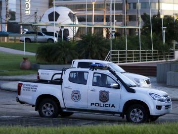 A teenager stabbed to death the director of a school in Paraguay