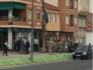 Un paracaidista se estrella contra la fachada de un edificio en Murcia Un paracaidista se estrella contra la fachada de un edificio en Murcia
