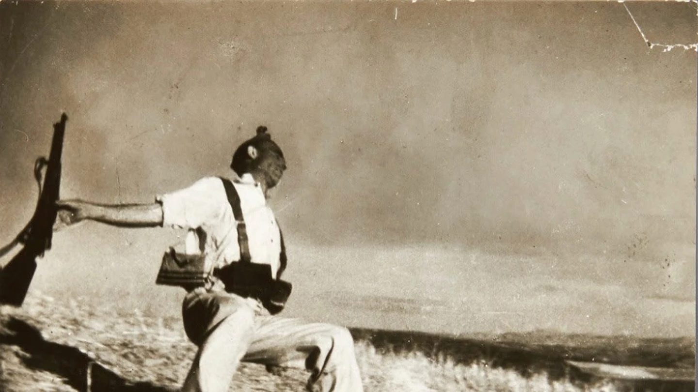 Fotografía 'Muerte de un miliciano' de Robert Capa Fotografía 'Muerte de un miliciano' de Robert Capa