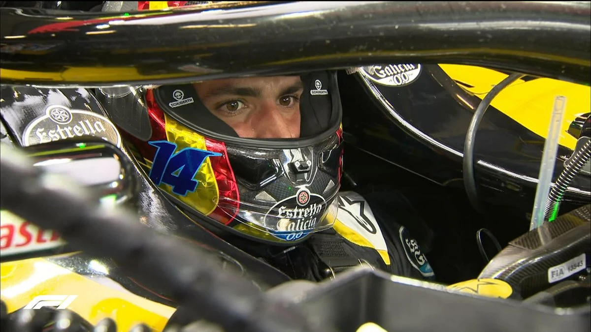 Carlos Sainz luce el 14 en su casco