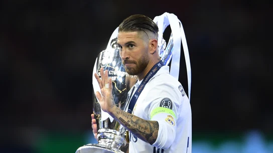 Sergio Ramos, con el trofeo de la Champions logrado en la final de 2017 Sergio Ramos, con el trofeo de la Champions logrado en la final de 2017