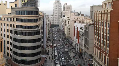 La Gran Vía de Madrid a vista de pájaro desde la Plaza de Callao La Gran Vía de Madrid a vista de pájaro desde la Plaza de Callao