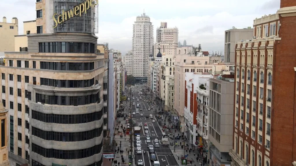 La Gran Vía de Madrid a vista de pájaro desde la Plaza de Callao