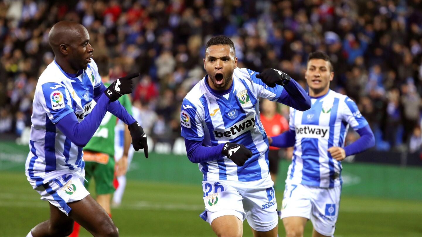 En-Nesyri celebra su gol contra el Alav&eacute;s