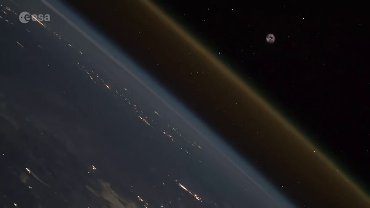 Graban desde la Estaci&oacute;n Espacial Internacional el despegue y la salida de la Tierra de una nave espacial
