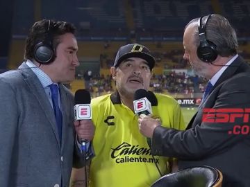 Maradona se colapsa en al ser preguntado por la liga mexicana Maradona se colapsa en al ser preguntado por la liga mexicana