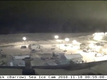 Un pueblo de Alaska comienza una noche de dos meses Un pueblo de Alaska comienza una noche de dos meses