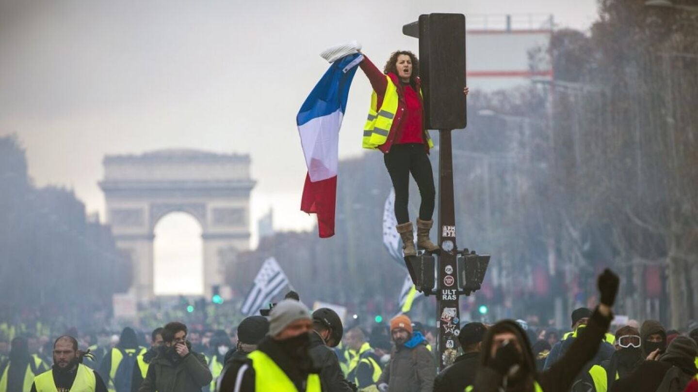 Noticias Fin de Semana (24-11-18) Par&iacute;s, convertido en un aut&eacute;ntico campo de batalla por los enfrentamientos entre manifestantes y Polic&iacute;a