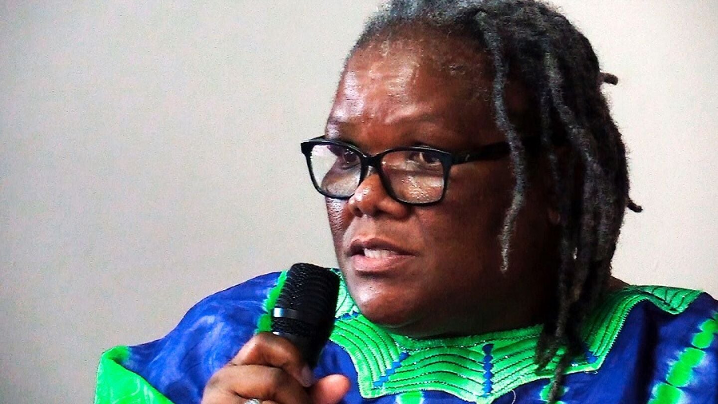 Phumzile Mabizela, una popular reverenda feminista de Sud&aacute;frica