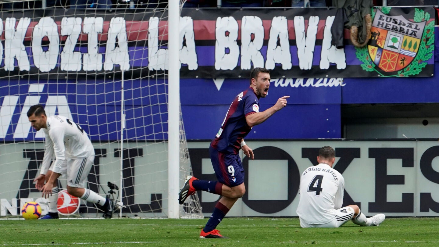 Sergi Enrich celebra su gol contra el Real Madrid