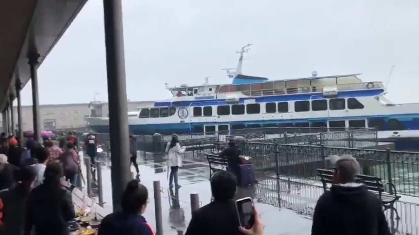 Un ferry con 53 personas a bordo se estrella contra un muelle en San Franc