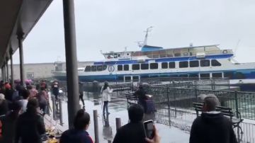 Un ferry con 53 personas a bordo se estrella contra un muelle en San Franc